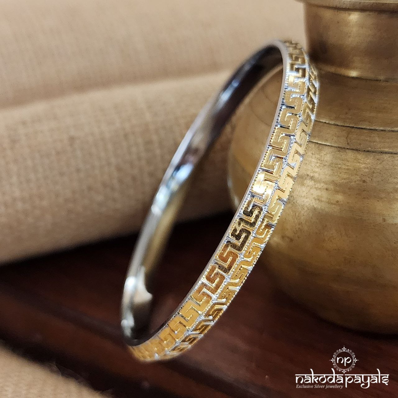 Gold Aura Single Kada (Mc0629)