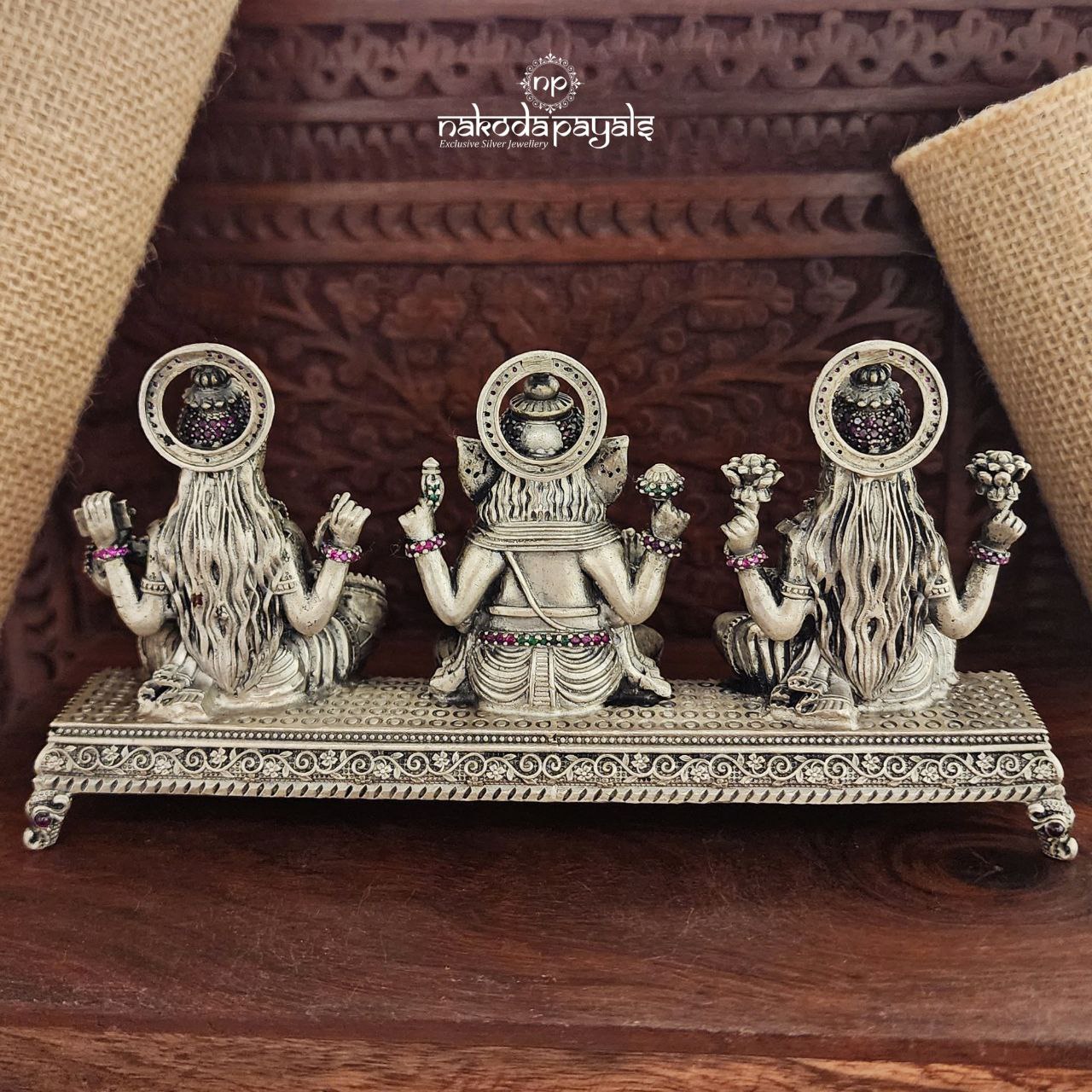 Bhava: Trio Leg Down Idol(Aa0583)
