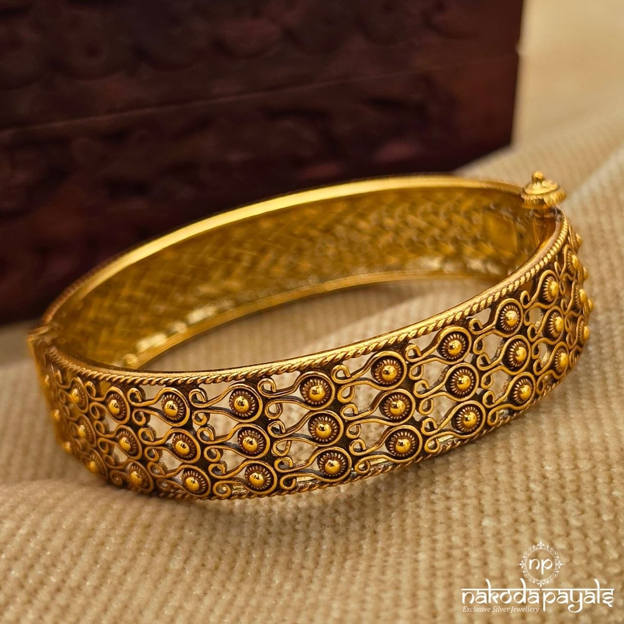 Exclusive Ball Dot  Openable Kada (Gk3364)