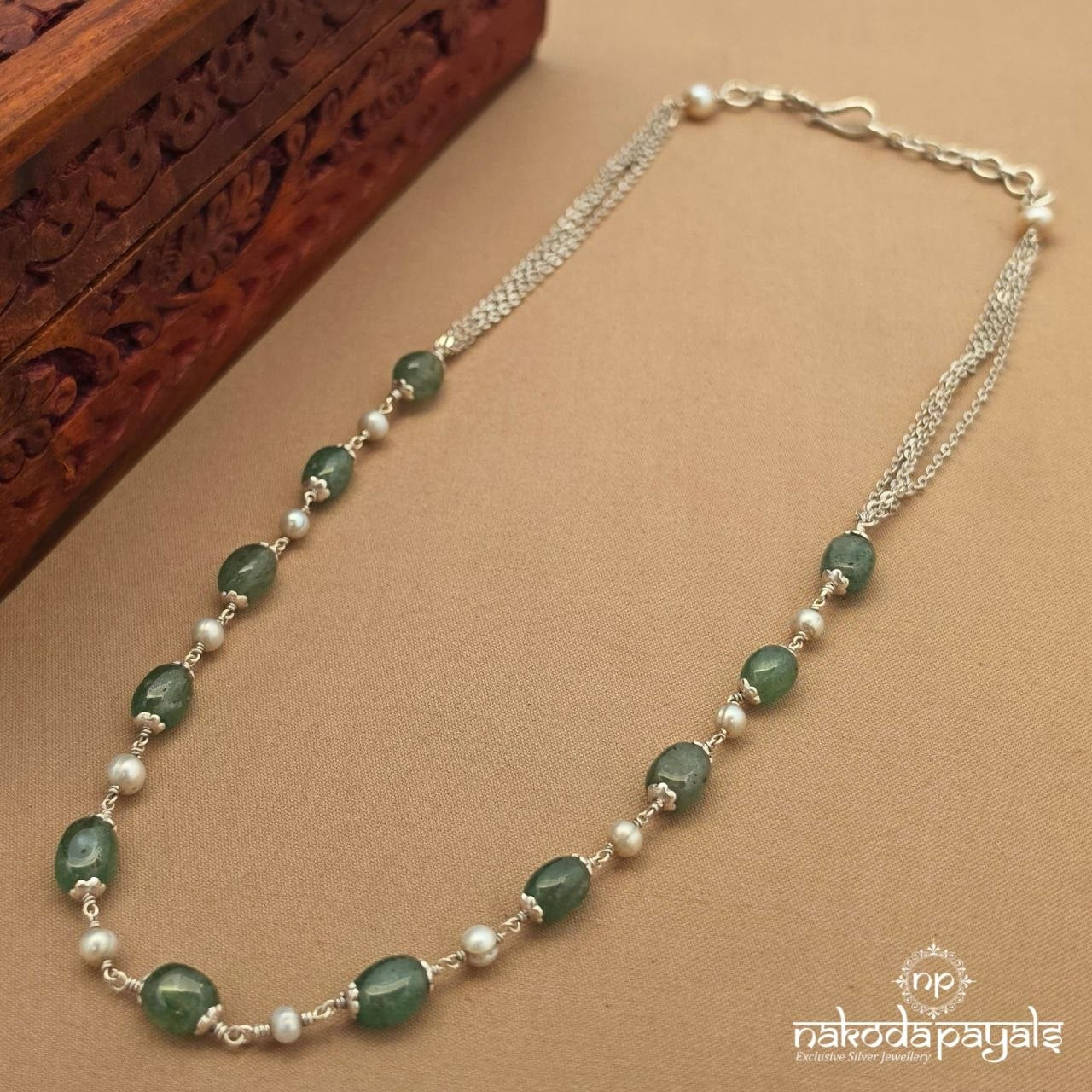 Simple Greenish Neckpiece (N12097)