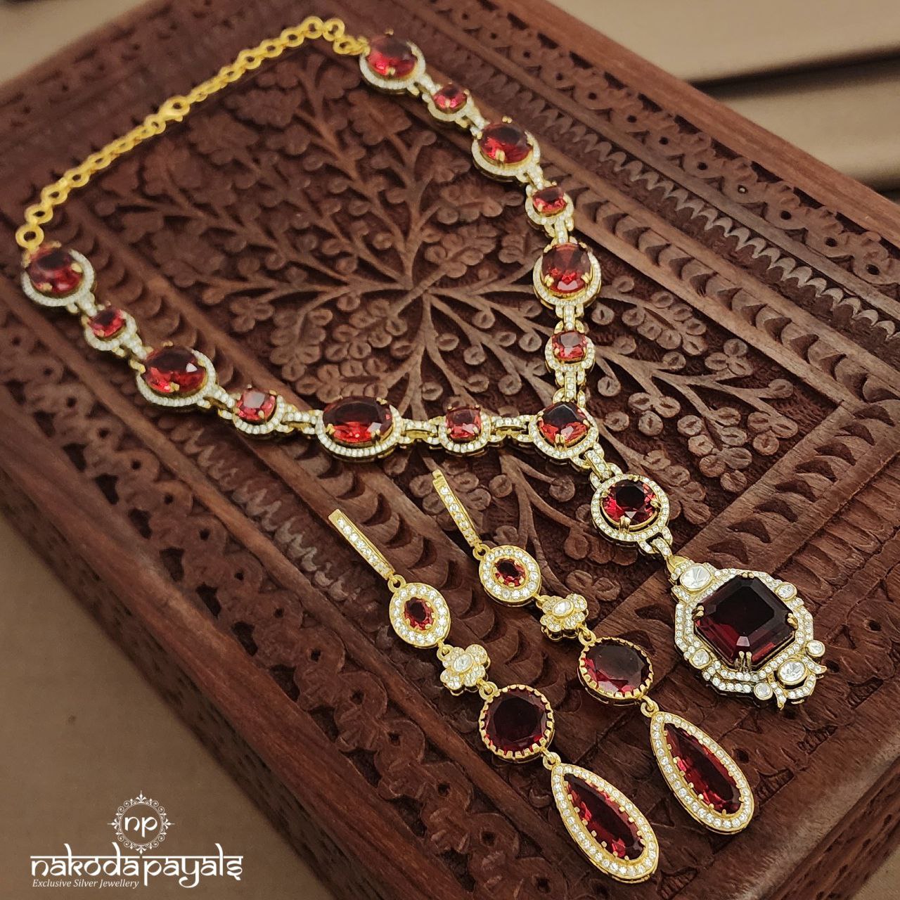 Ruby Red Moissanite Neckpiece With Earrings (Gn9178)