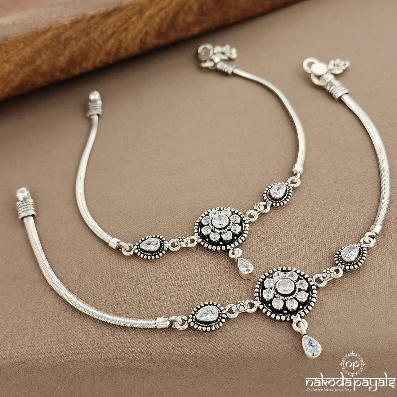 White Drop Circular Anklets (A6608)