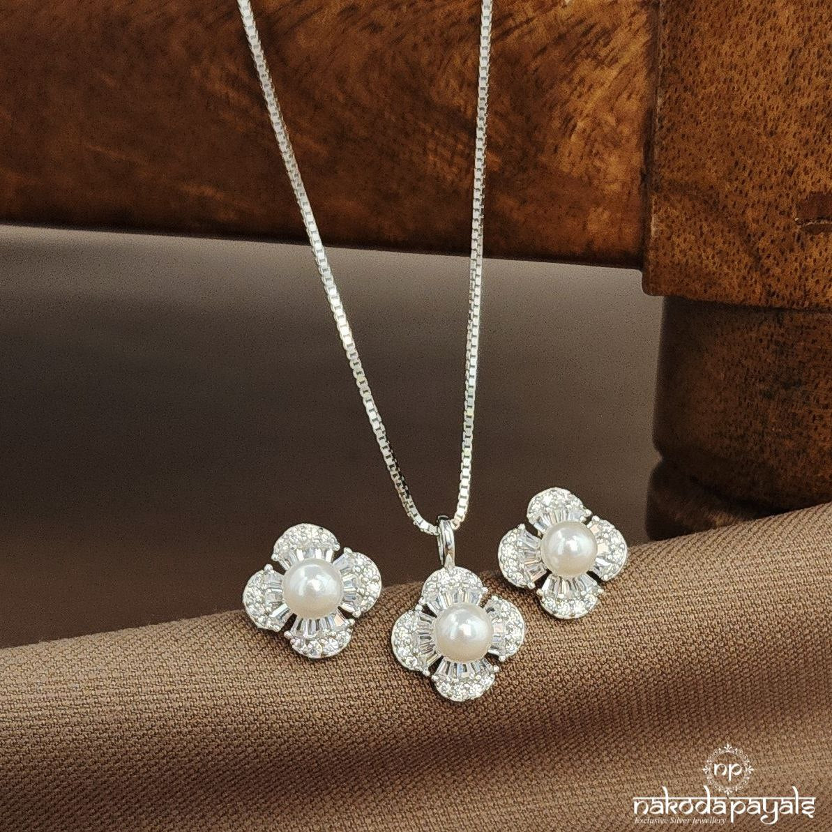 Cz Pearled Pendant Set (St3877)