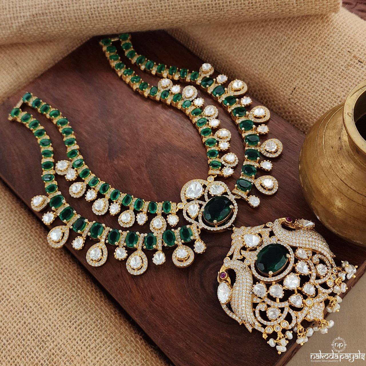 Grand Emerald Green Moissanite Neckpiece (Gn8811)