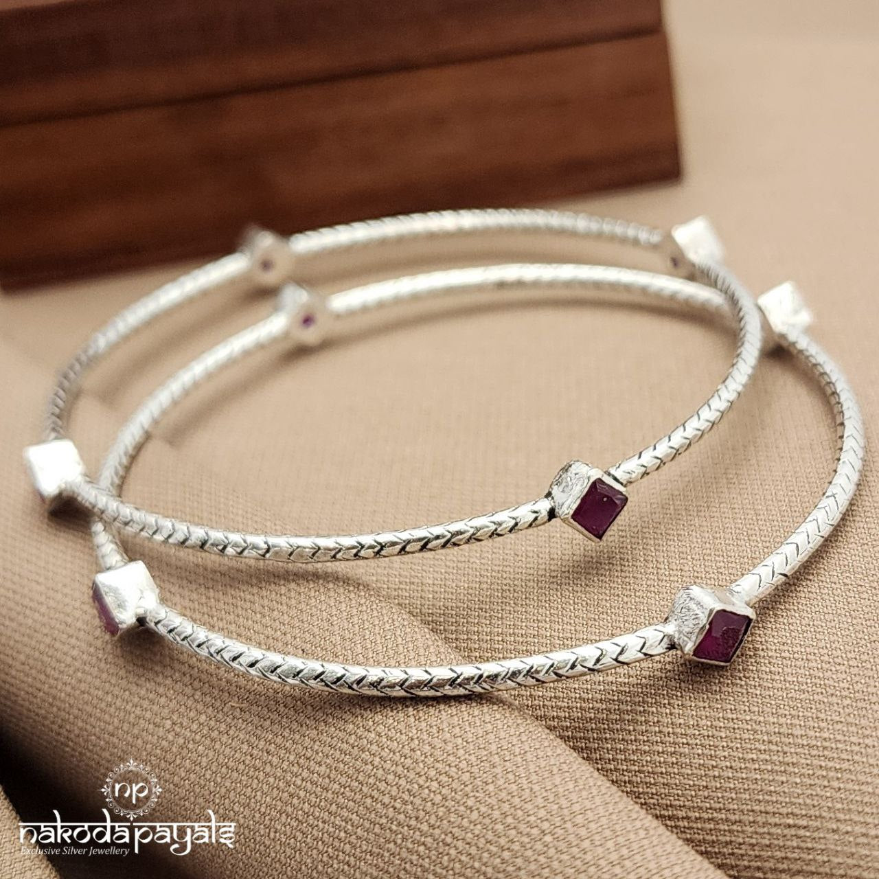 Red Squarish Bangle Pair (K6104)