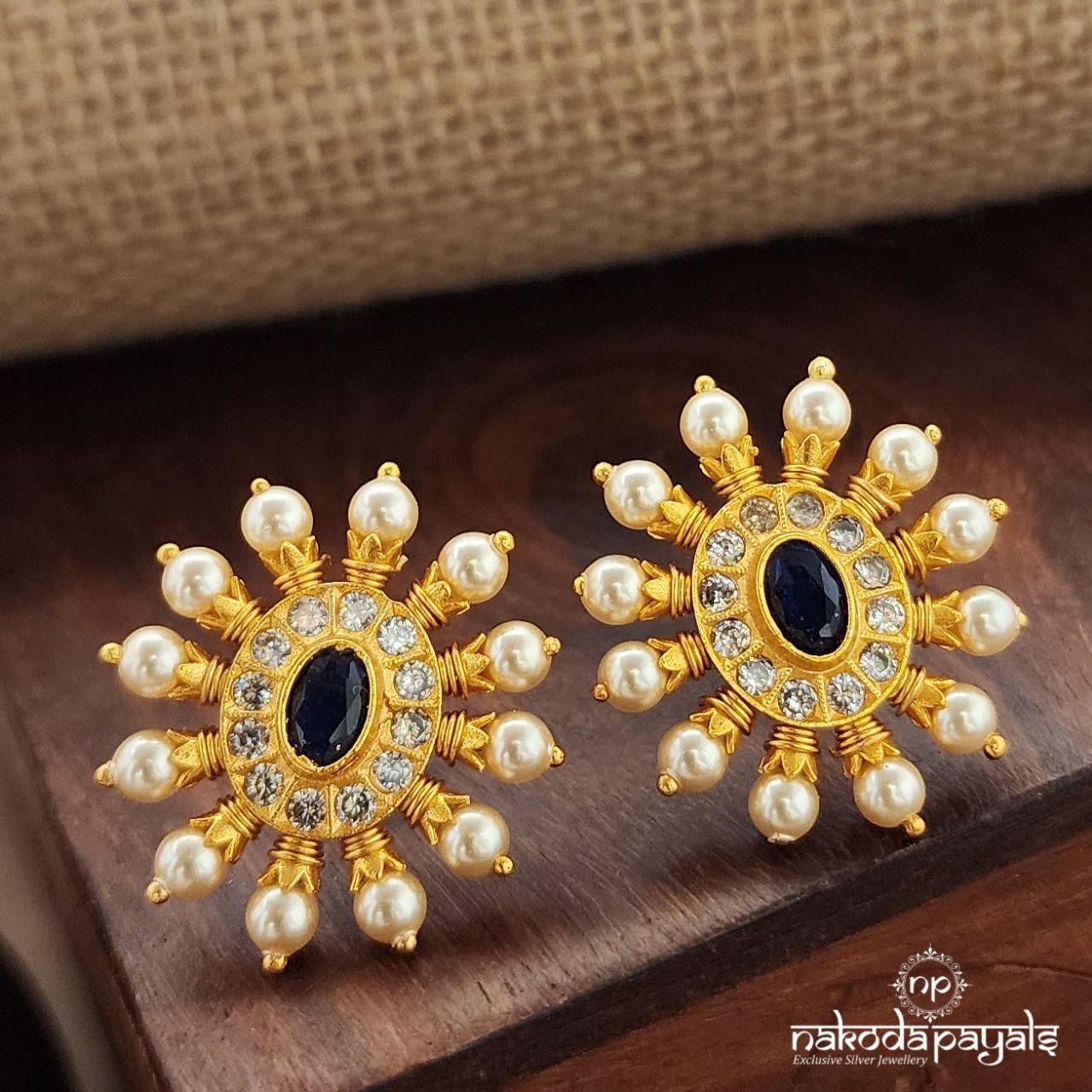 Blue Coruscating Oval  Studs (Ge9948)