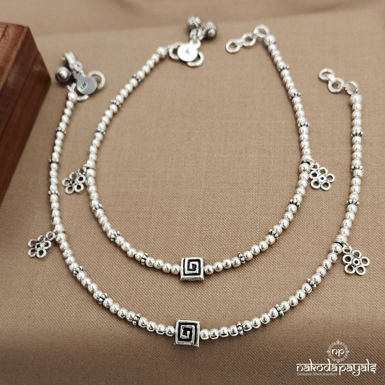 Squarish Charm  Anklets (A6544)