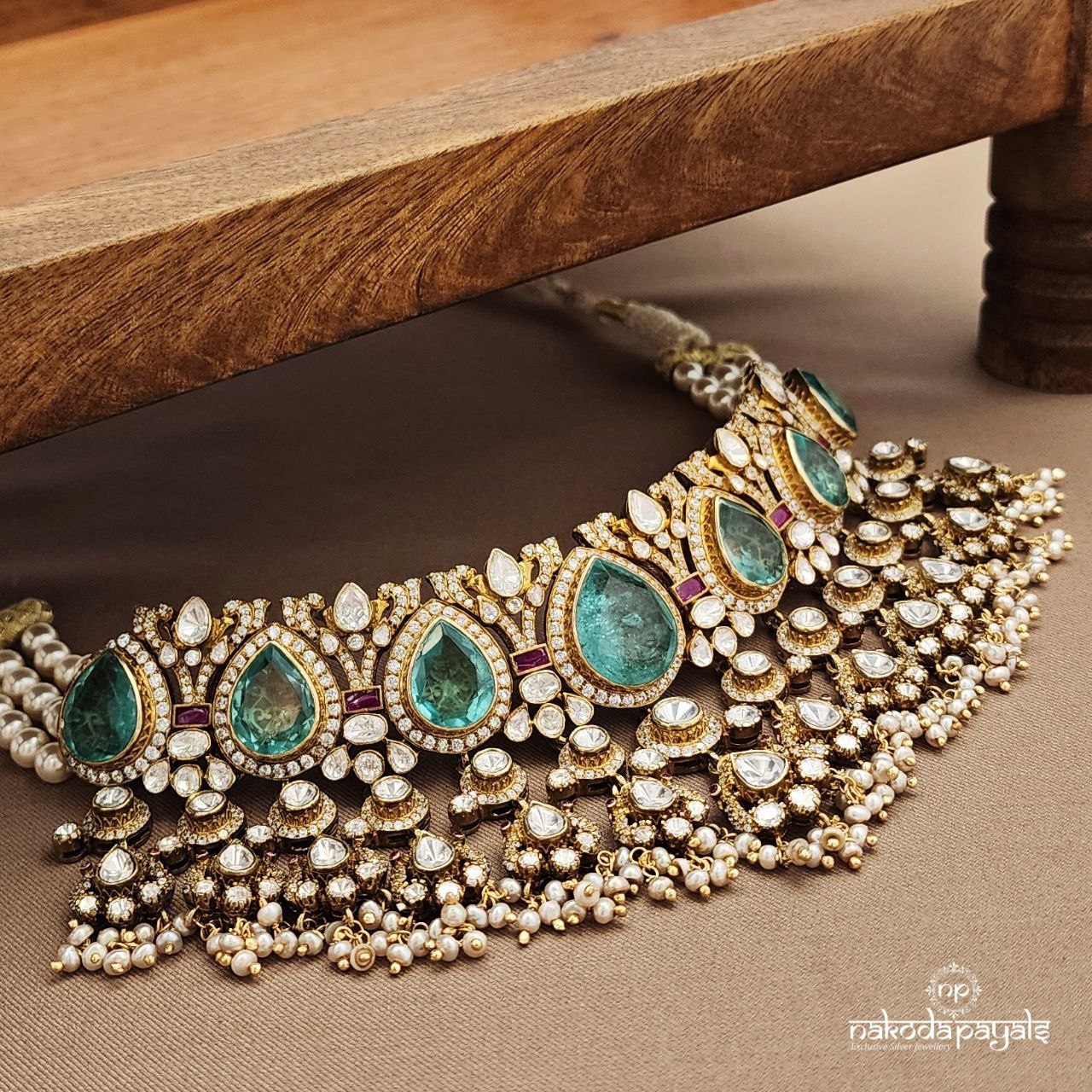 Emerald Green Neckpiece With Earrings (Gn9319)