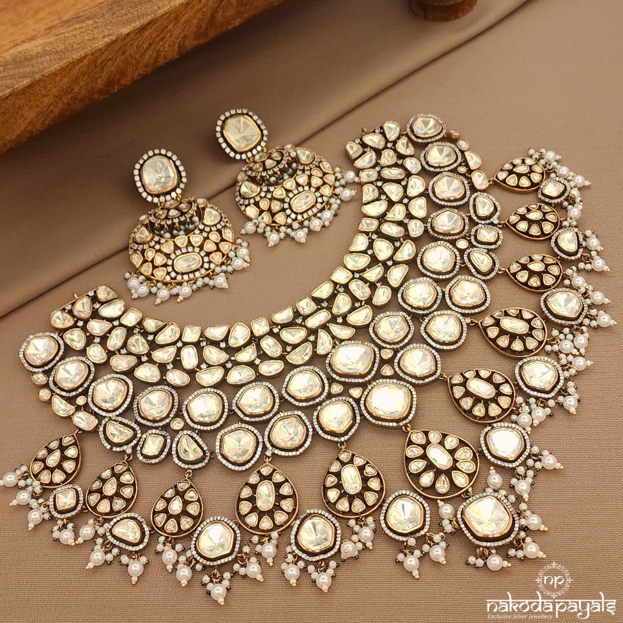 Grand Moissanite White Neckpiece With Earrings (Gn9586)