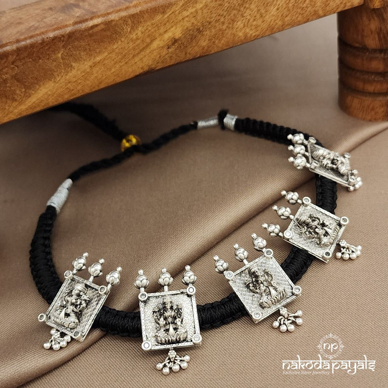 Squarish Lakshmi Black Thread Choker (N11098)