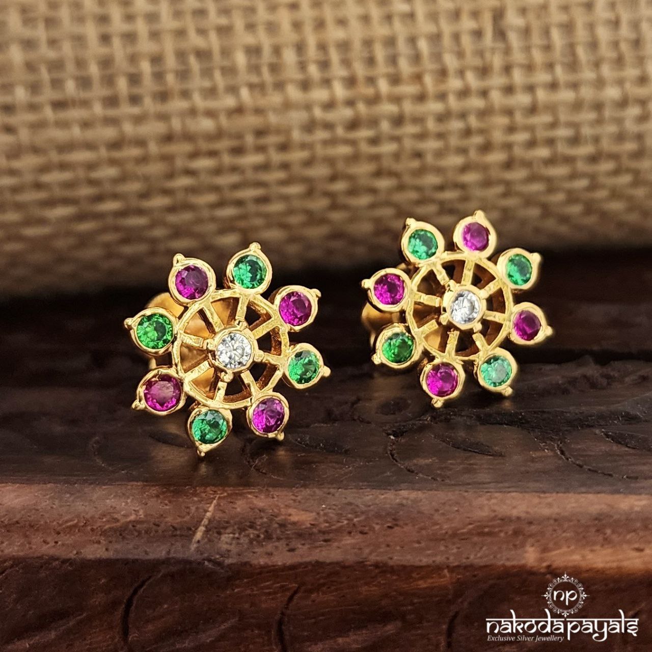 Kemp Mini Studs (Ge8979)