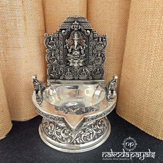 Asta Lakshmi Ganesha Deepam (Aa1910)