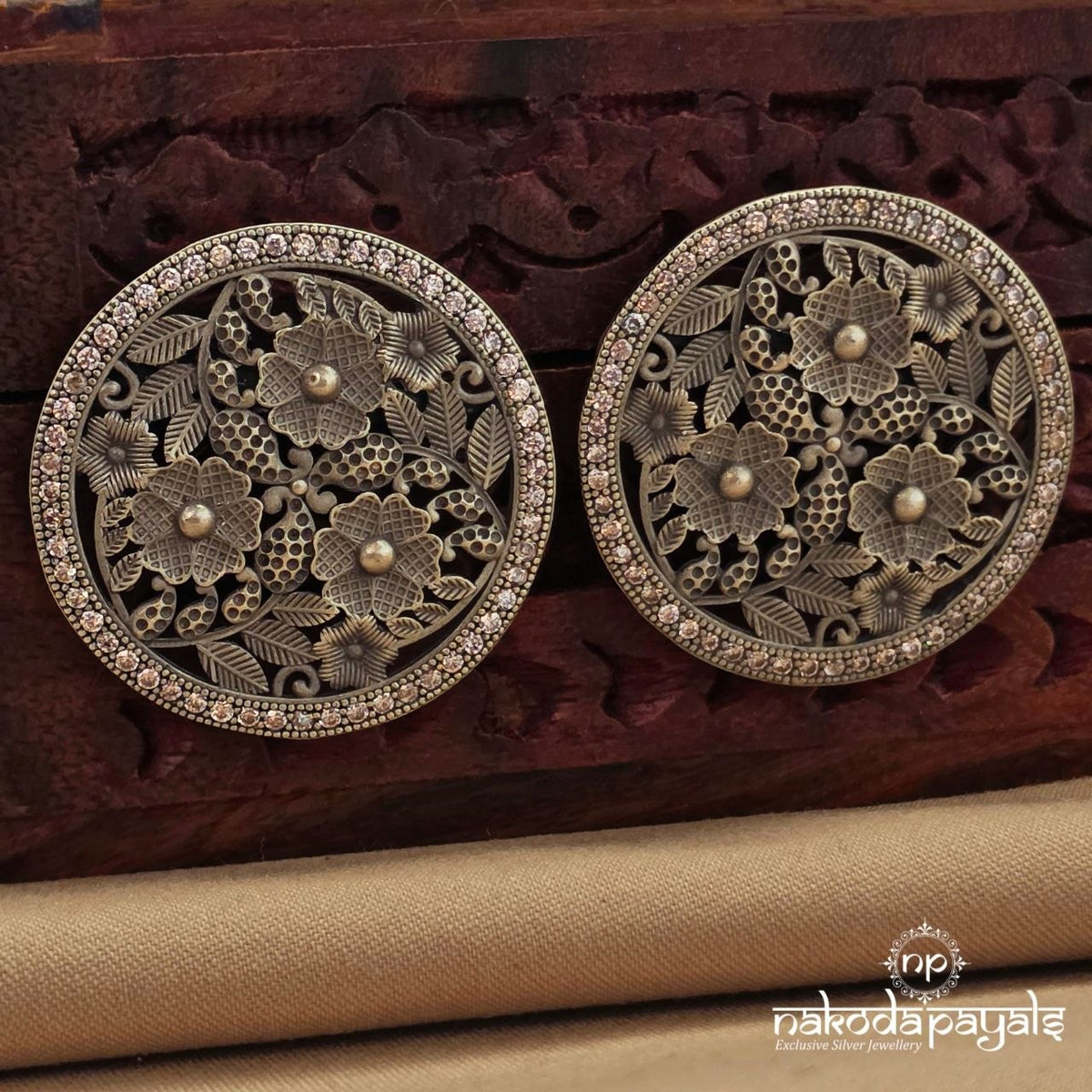 Circular Cute Floral Studs (S4264)