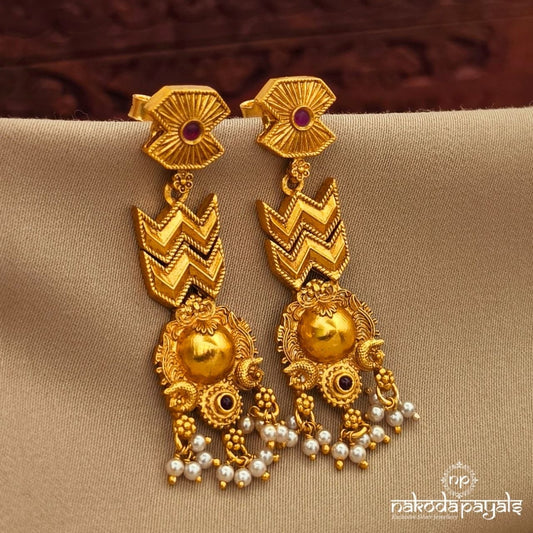 Pearly Gorgeous Chandbali (Ge10826)