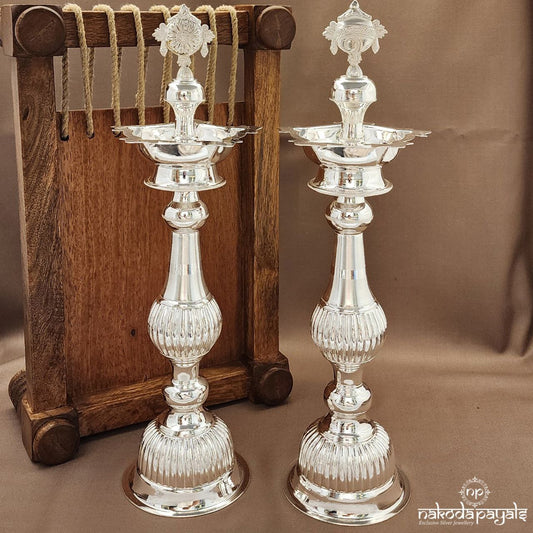 Shaku Chakra Deepam Pair (Aa2294-95)