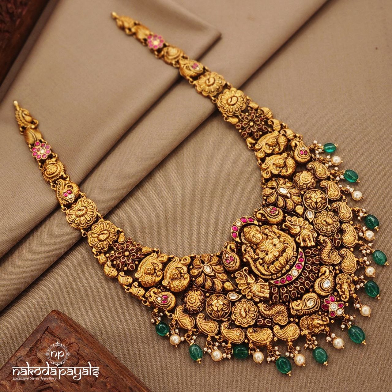 Lakshmi Kundan Neckpiece (Gn9871)