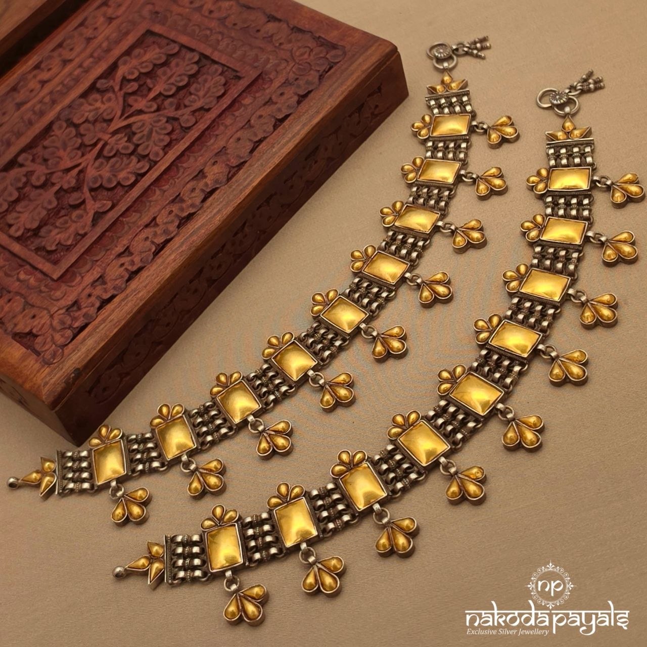 Dual Tone Exquisite Anklets (A7008)