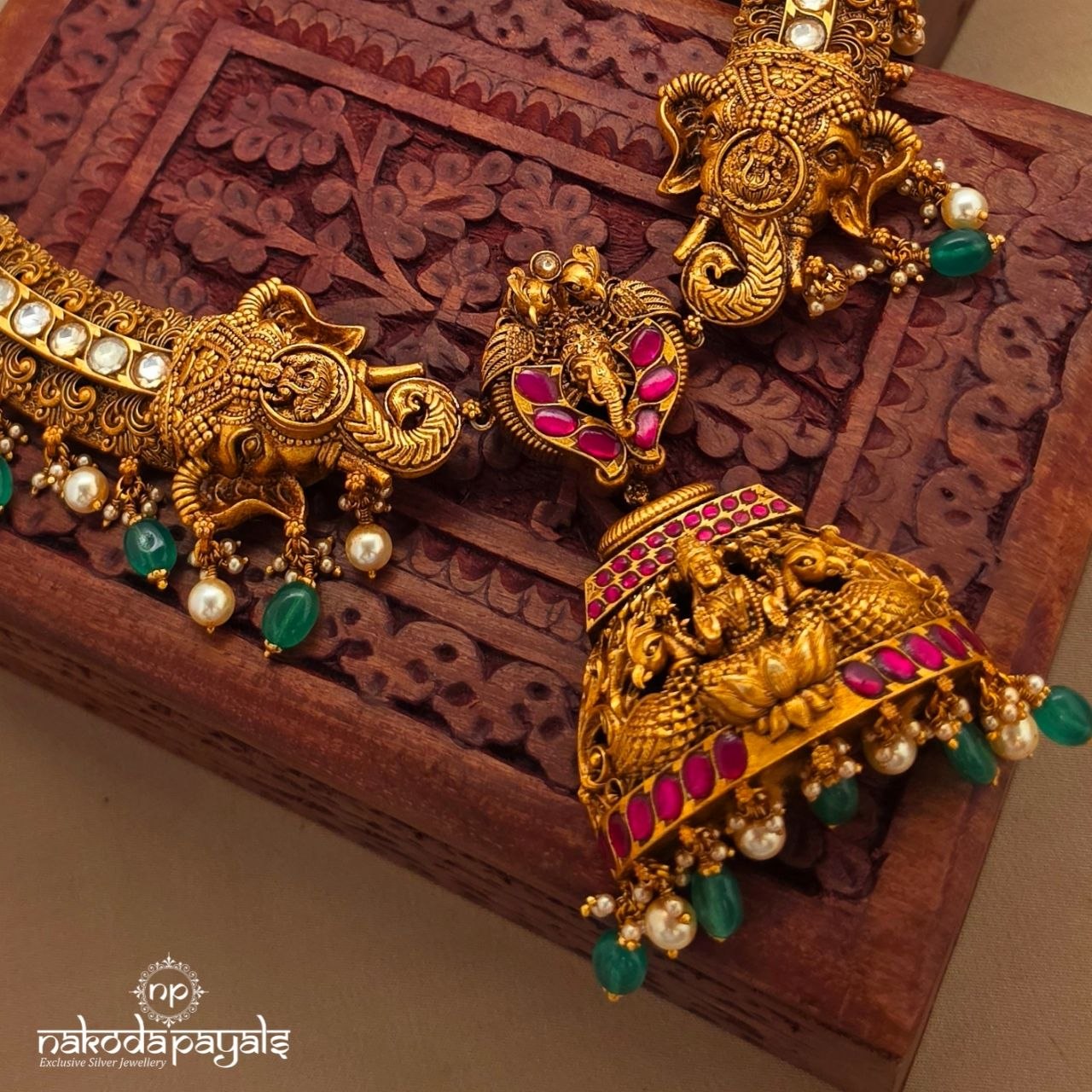 Elephant Kundan Hasli (Gn10120)
