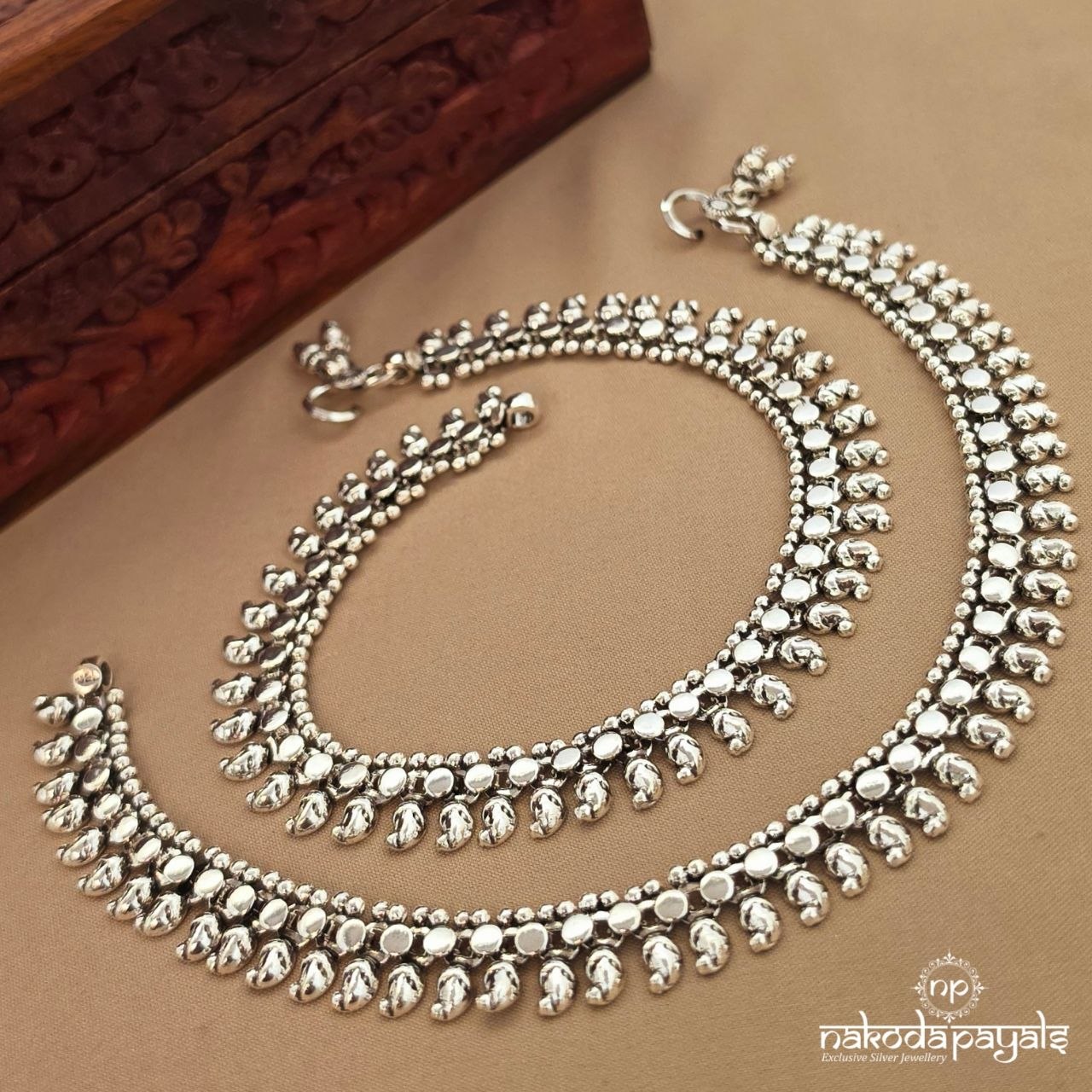 Exclusive Ball Dot Mango Anklets (A7070)