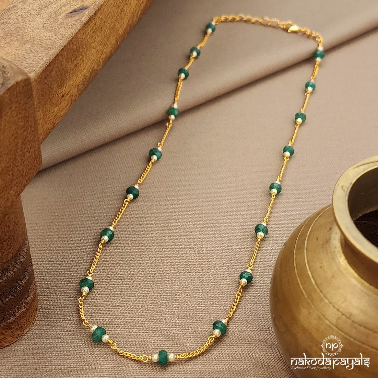 Graceful Green Beads Neckpiece (Gn9559)