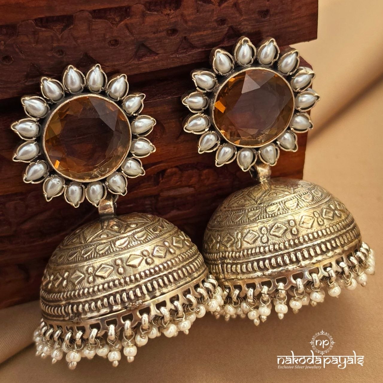 Pearly Exclusive Jhumka (J1665)