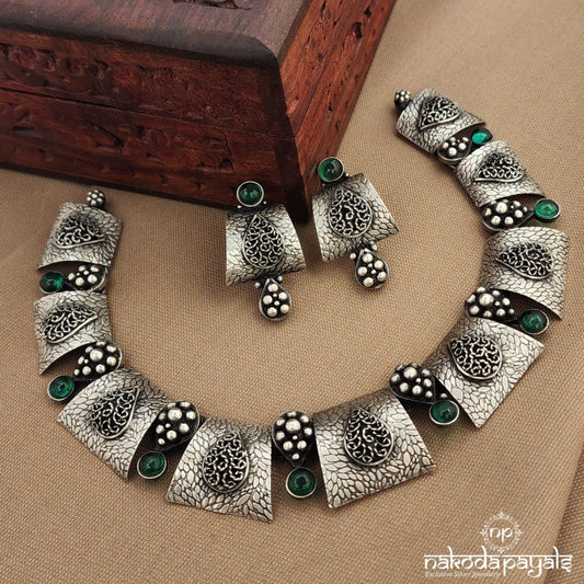 Trending Tribal Neckpiece With Earrings (N11607)