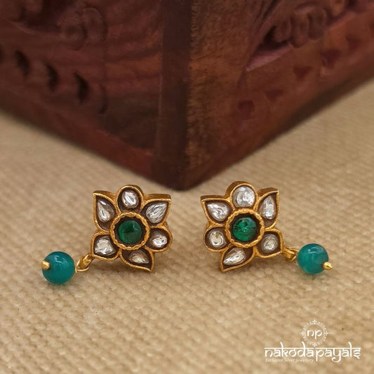 Greenish Pearled Kundan Studs (Ge11085)