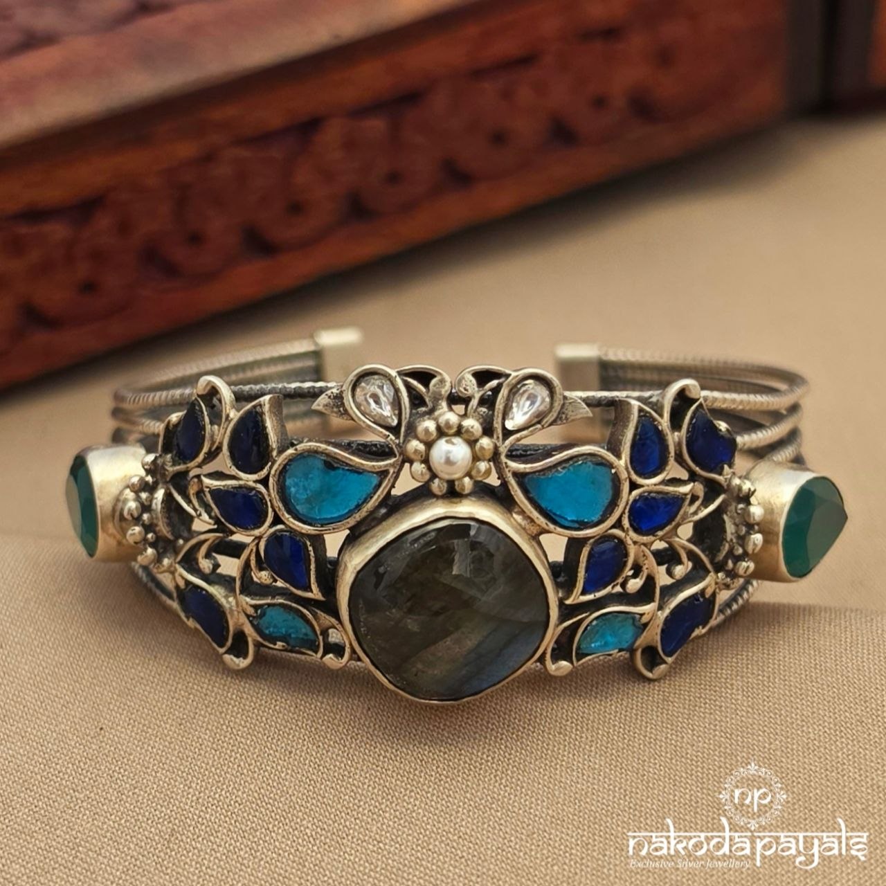 Gorgeous Adjustable Cuff Kada (K6346)