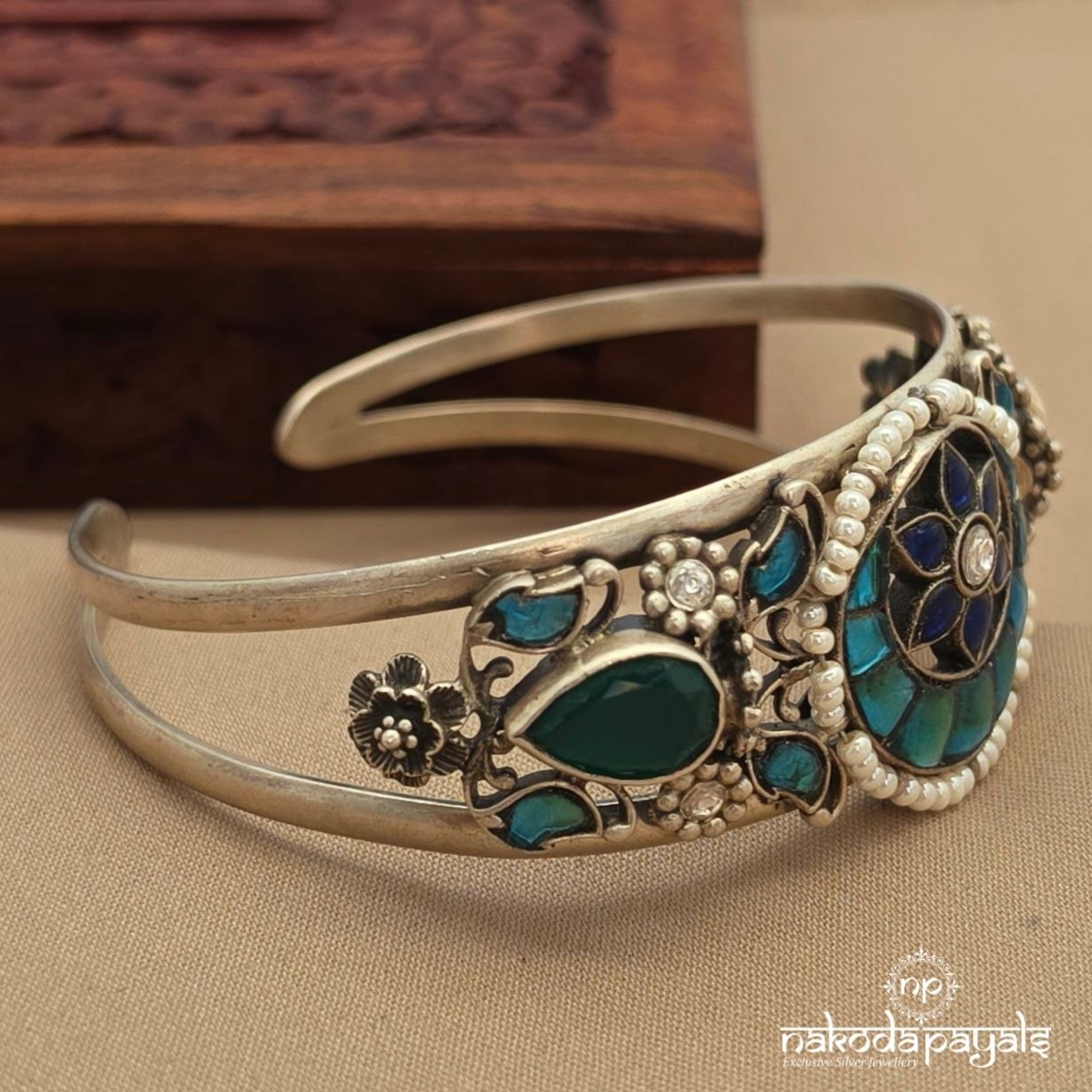 Majestic Pearl Cuff Kada (K6343)