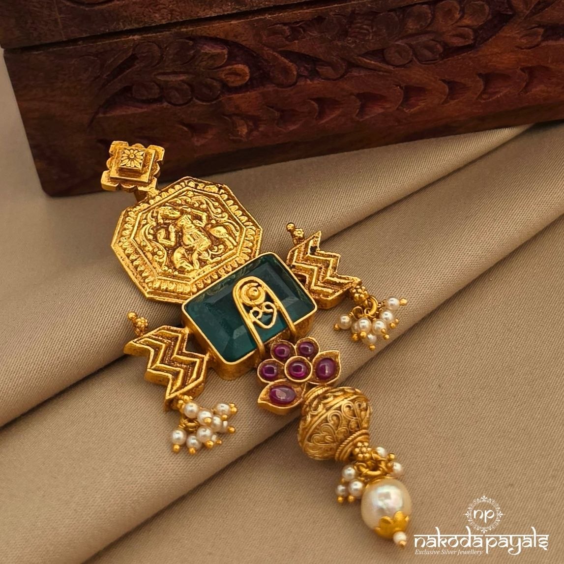 Squarish Green Floral Pendant (Gp2701)