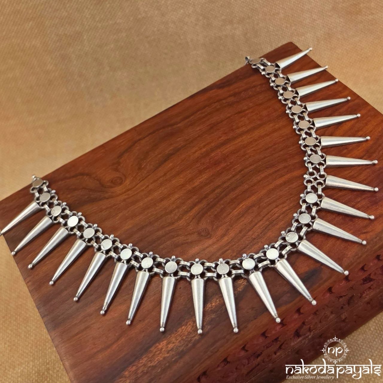 Eye Catching Floral Neckpiece (N12060)