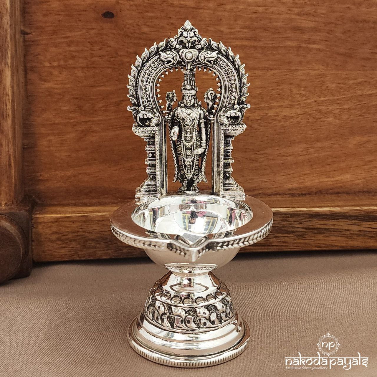 Venkateshwara Kamakshi Deepam (Aa2064)