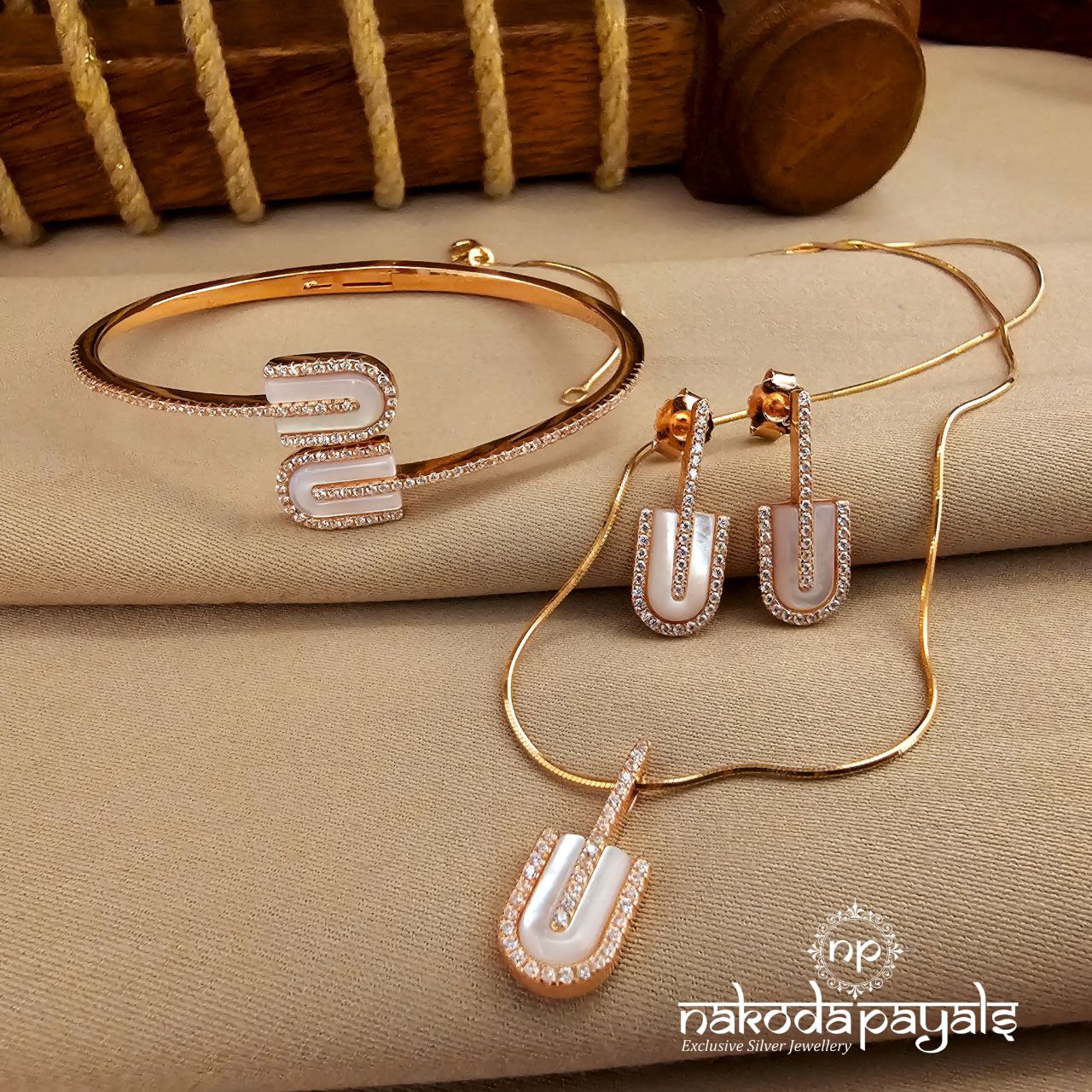 Eye-catching Rosegold Set  (St3928)