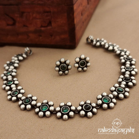 Green Floral Neckpiece With Earrings (N11610)