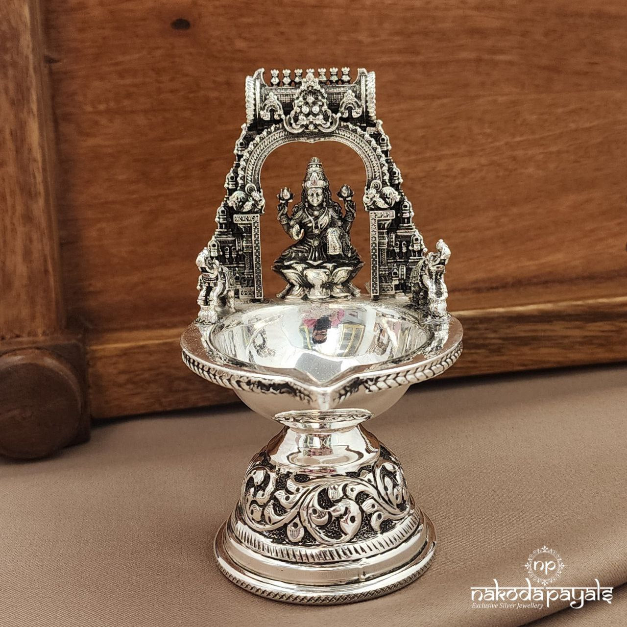 Lakshmi Oxidised Kamakshi Deepam  (Aa2059)