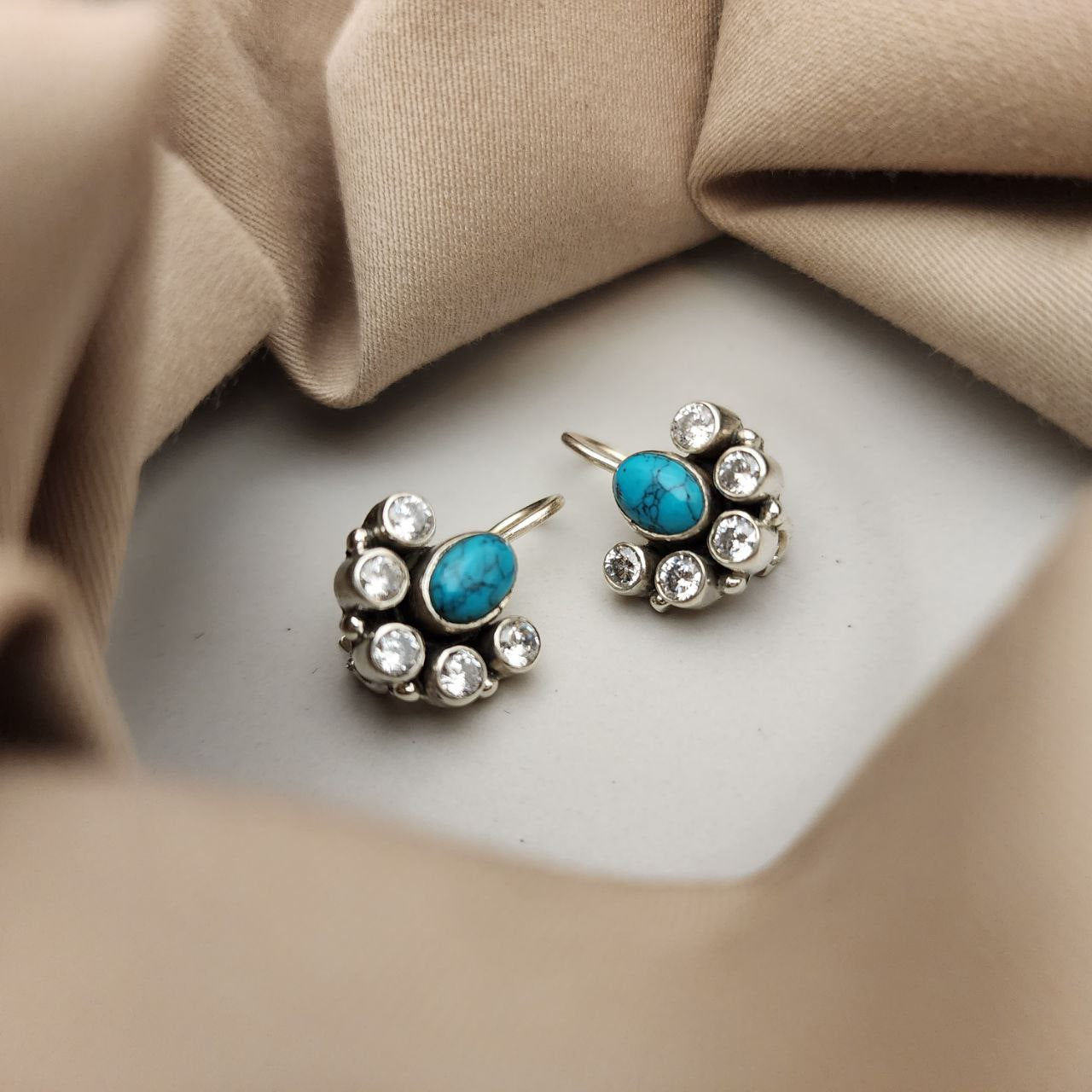 Colorful Hangings (H2032-39)