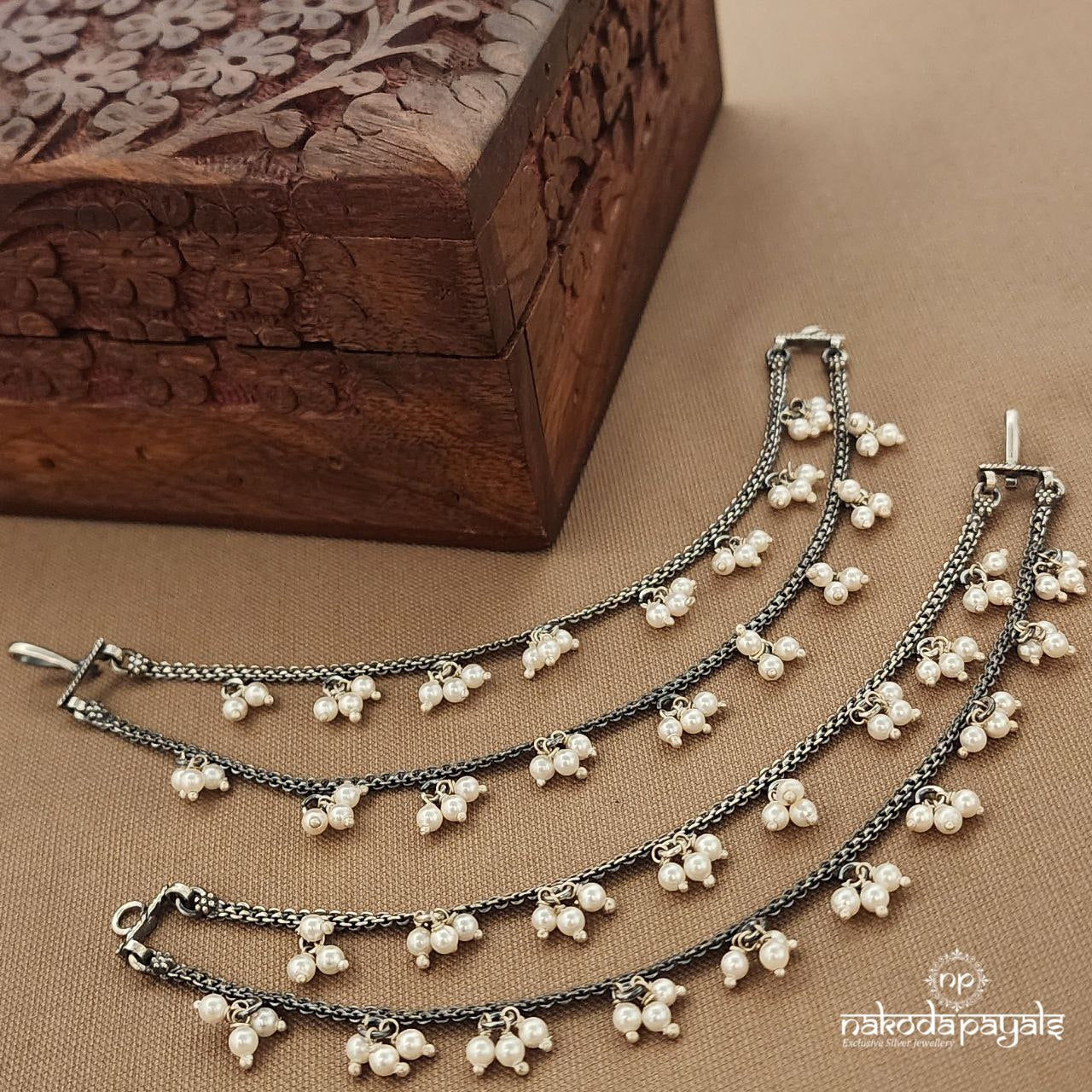 Double Pearled Drop  Maati (M0448)