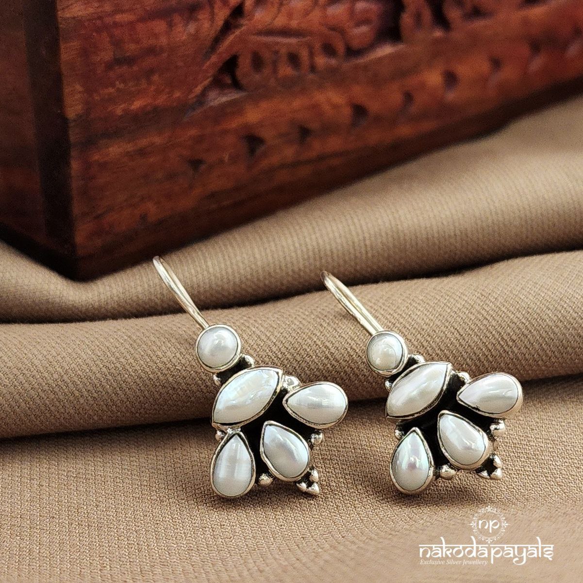 Pearled Drop Hanging (S9557)