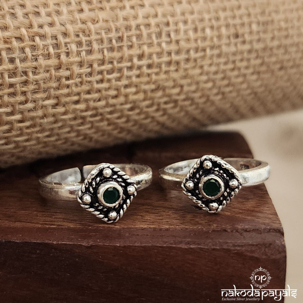 Green Squarish Toerings (T4521)