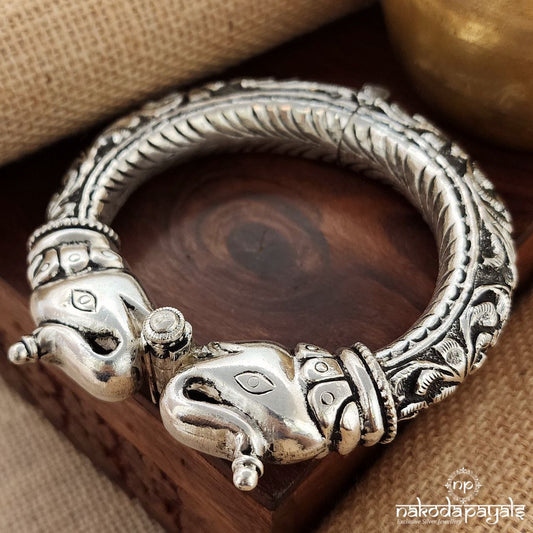 Nakshi Chitai Elephant Screw Kada (K5122)