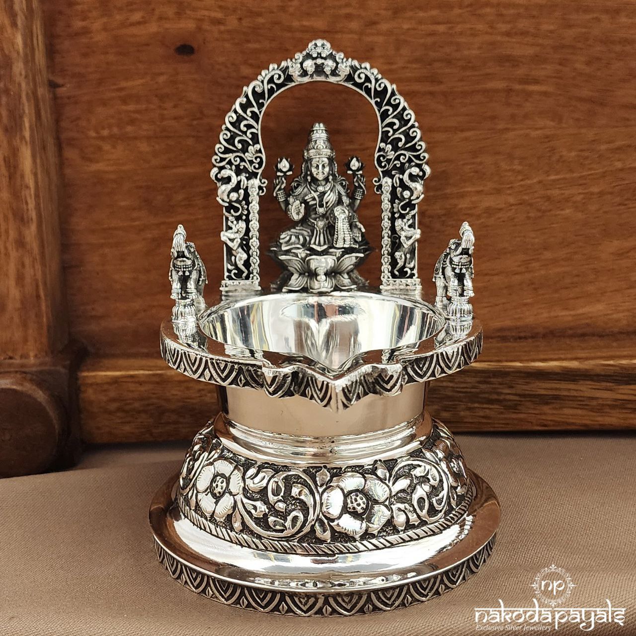 Oxidised Kamakshi Deepam (Aa2512)