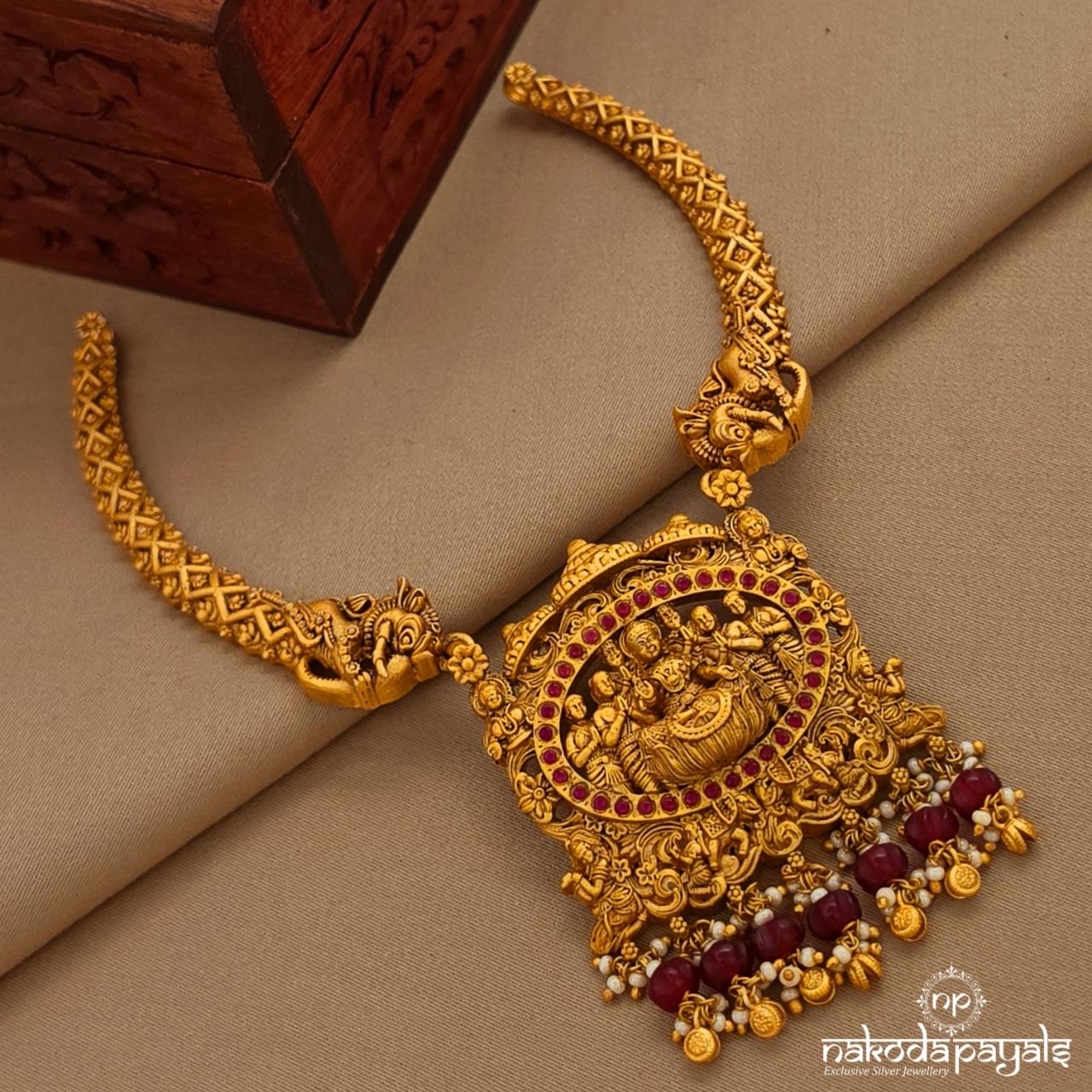 Stunning Pearly Lakshmi Neckpiece (Gn10160)