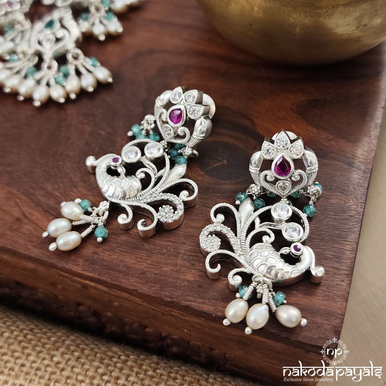 Lakshmi Temple Neckpiece With Earrings (N10485)