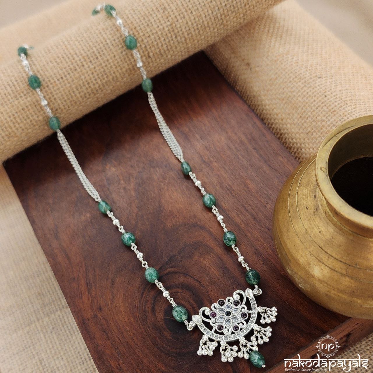 Half Moon Green Neckpiece (N10574)