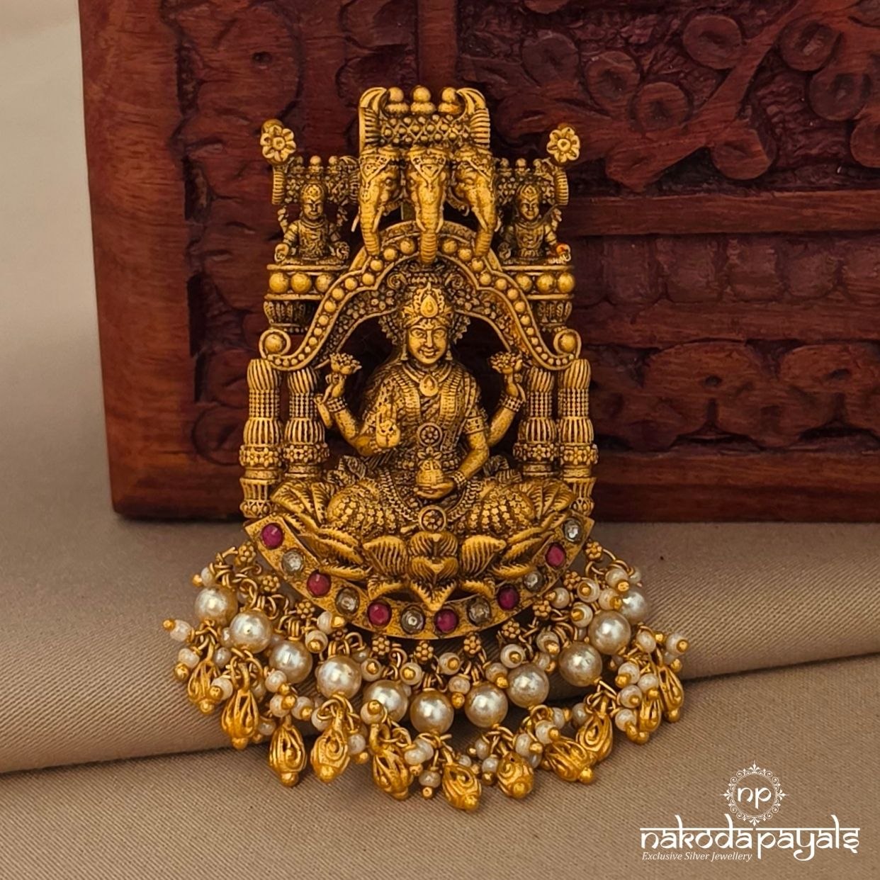 Pearly Lotus Lakshmi Pendant (Gp2281)