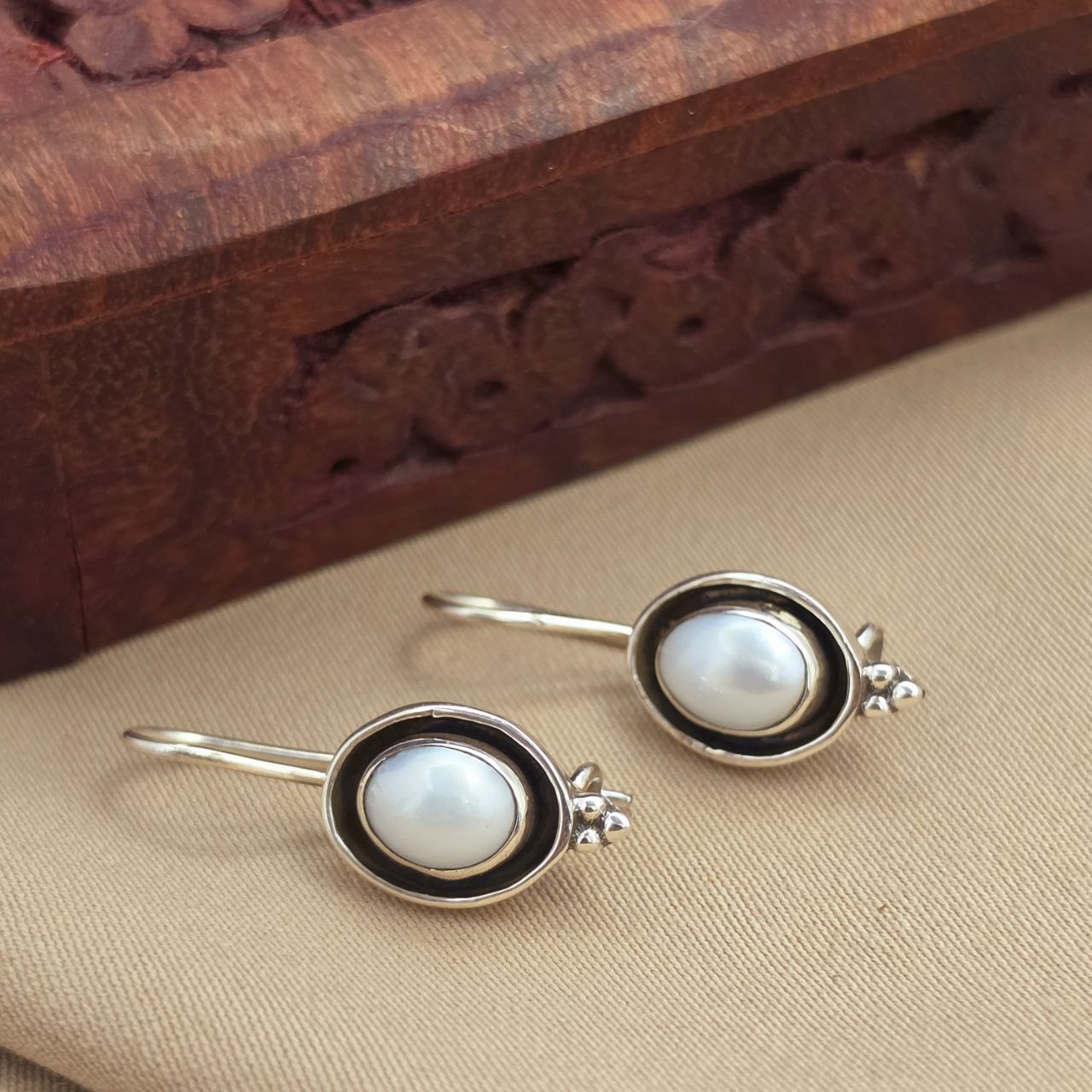 Oval Pearled Hangings (H2081)