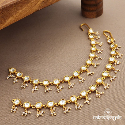 White Squarish Kundan Maati (Gm1080)