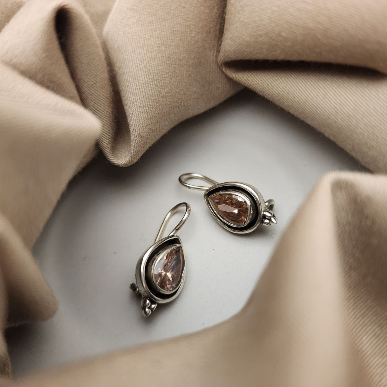 Drop Hangings (H2071-79)