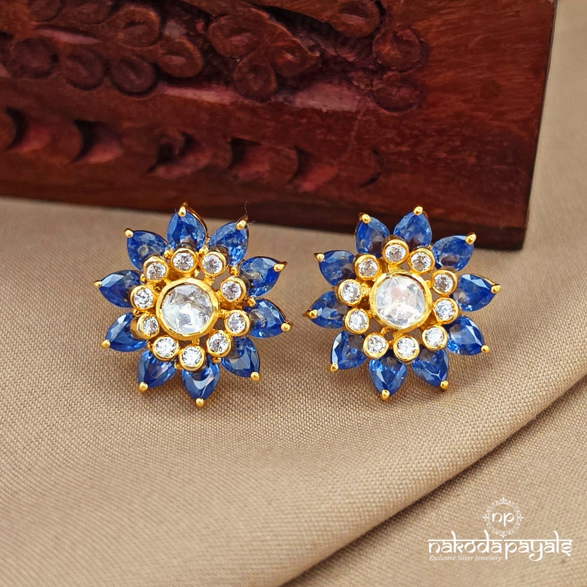 Bluish Moissanite Studs (Ge10932)