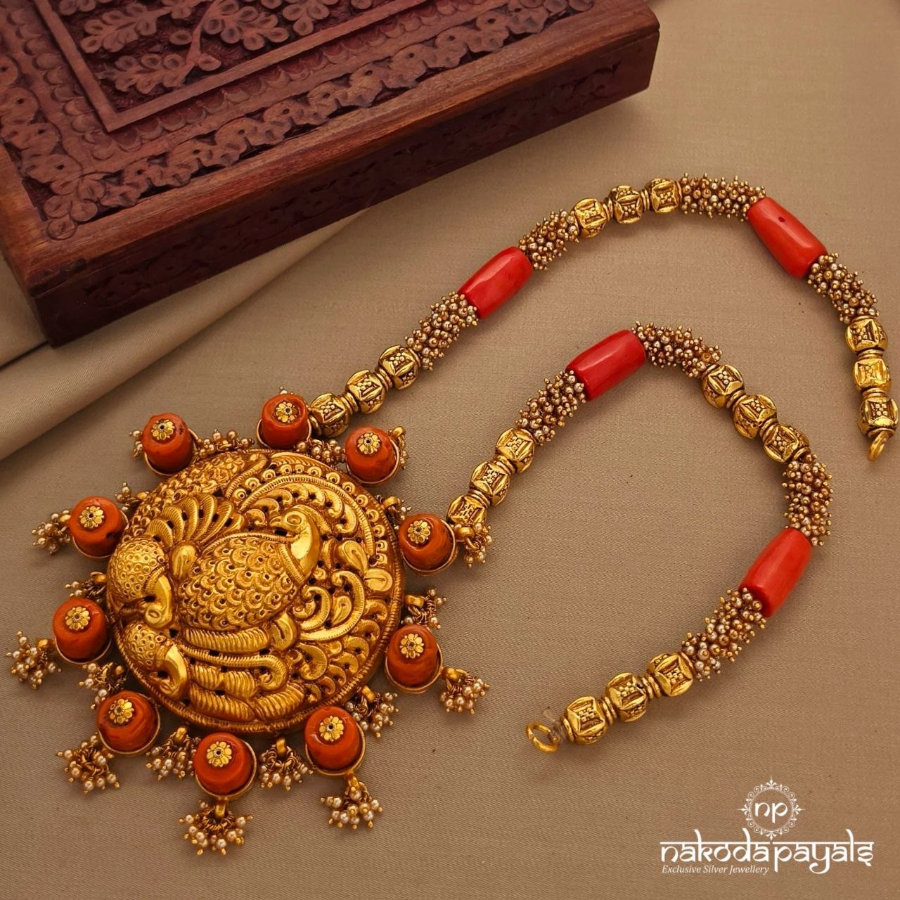 Peacock Sunset Coral Neckpiece  (Gn10156)